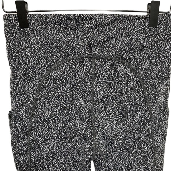 Athleta Ultimate Stash Pocket Textured 7/8 Tight - Picture 7 of 9